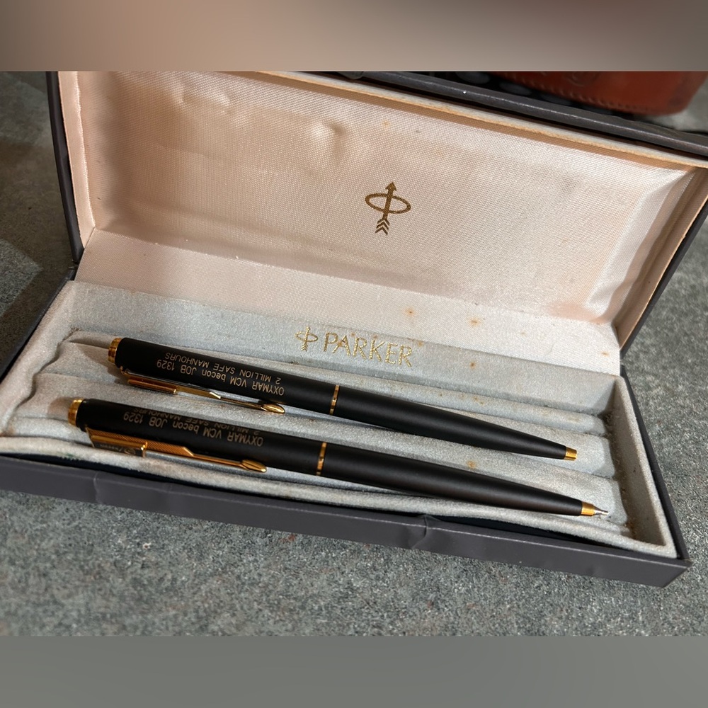 Parker Black and Gold Writing Set